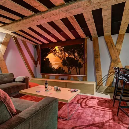 Red Fox Chalet 5* Chalet